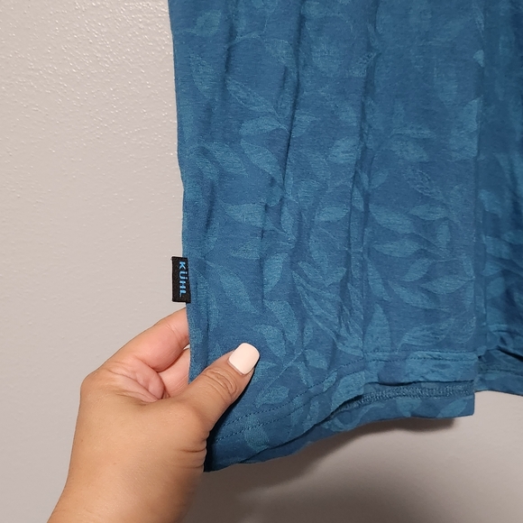 KUHL Women's Blue V-Neck Floral Burnout Short Sleeve Shirt XL Outdoor Hiking - Picture 4 of 13